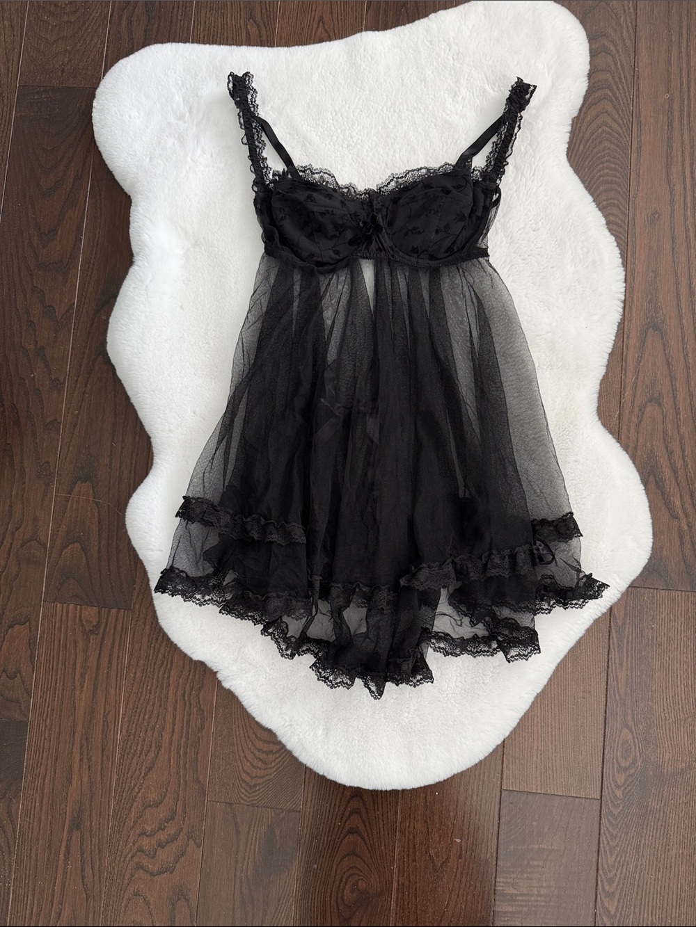 Bwt vintage Victoria's Secret Black Sheer Lace Babydoll Chemise
